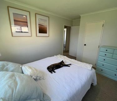 Papamoa Beach Maison | Room by the beach