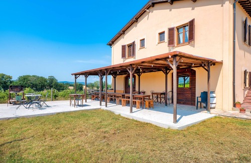 Montefalco Appartement | Room 'Casale Rialto - Corcurione' with Shared Garden, Wi-Fi and Air Conditioning