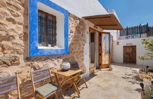 Sant Carles de Peralta Appartement | Chambre 'Cerezo' avec vue sur les montagnes, Wi-Fi et climatisation