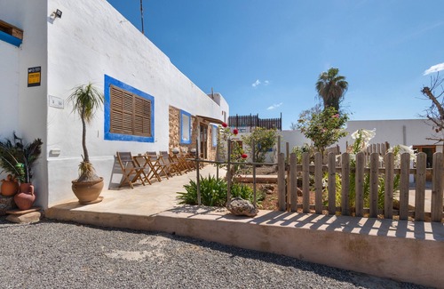 Sant Carles de Peralta Appartement | Chambre 'Cerezo' avec vue sur les montagnes, Wi-Fi et climatisation