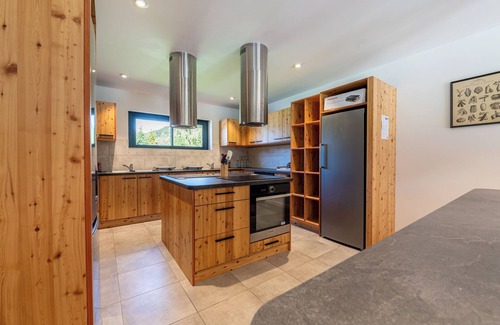 Faverges-Seythenex Appartement | Chambre sur les montagnes avec vue sur les montagnes, terrasse partagée et Wi-Fi