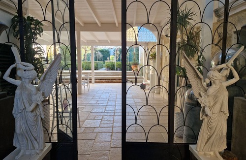 San Donato di Lecce Appartement | Chambre "Ciclamino" avec terrasse partagée, Wi-Fi et climatisation