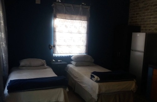Lephalale Maison | Room in Guest Room - Confortable Farmhouse in Limpopo Province