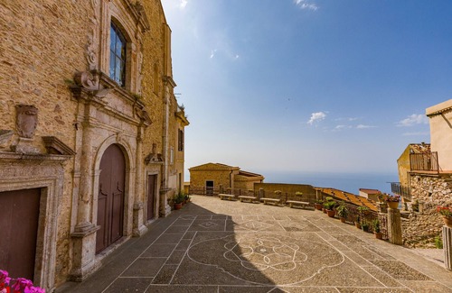 San Marco d'Alunzio Appartement | Chambre 'Dello Acatapano' avec balcon, Wi-Fi et climatisation