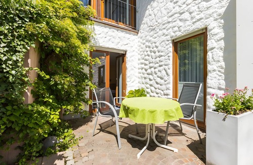 Gailingen Appartement | Room 'Doppelzimmer 7' with Mountain View, Private Terrace and Wi-Fi