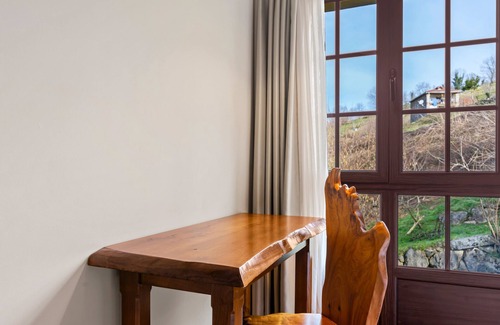 Gamonedo Appartement | Room 'El Nogal' with Shared Pool, Shared Garden and Wi-Fi