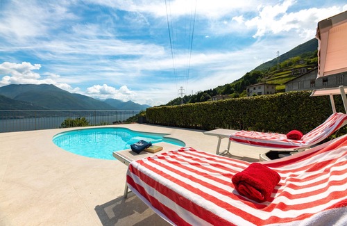 Musso Appartement | Chambre 'Elena' avec piscine partagée, jardin partagé et Wi-Fi
