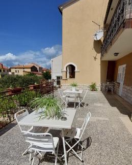 Cres Maison | Room Eta