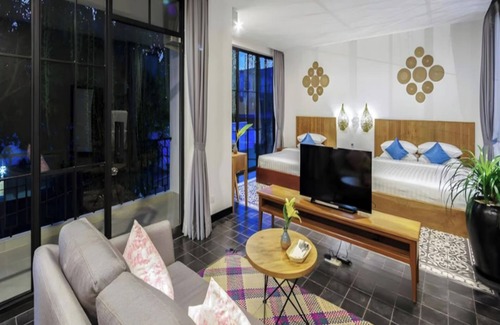 Wat Bo Area Maison | Room-family Suite With Balcony