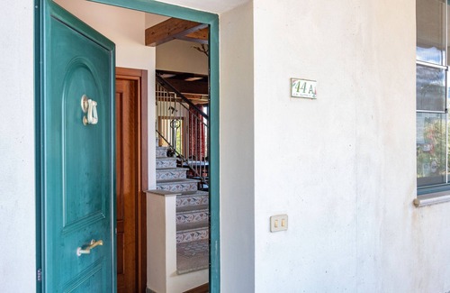 Patti Appartement | Room 'Filicudi' with Shared Terrace, Shared Garden and Air Conditioning
