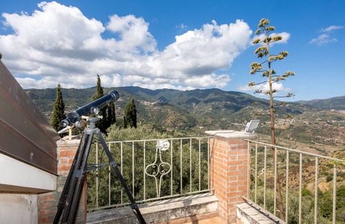 Patti Appartement | Room 'Filicudi' with Shared Terrace, Shared Garden and Air Conditioning