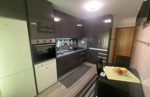 Palhais Appartement | Room for 2 people with WC Living Room and Kitchen