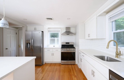 Braintree Maison | Room for rent in newly renovated suburban home. Close to Hwy/MBTA and hospitals