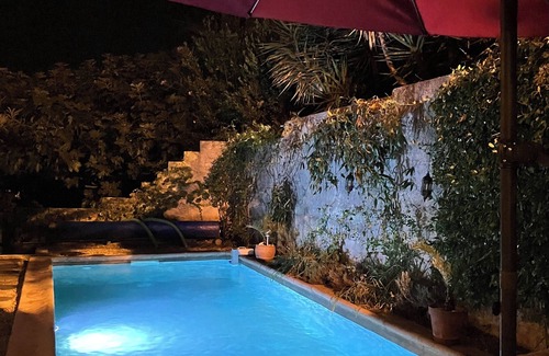 Le Cres Villa | Chambre accès indépendant, avec piscine & wifi, proche plages et ville