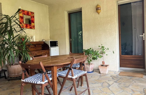 Le Cres Villa | Chambre accès indépendant, avec piscine & wifi, proche plages et ville