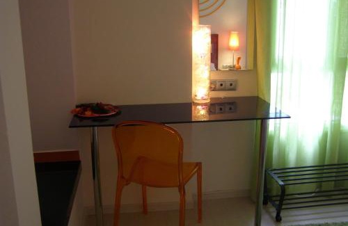 Kastoria Maison | Room "frog" in a neoclasical house