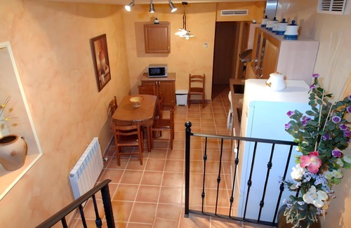 Maluenda Maison | Room 'Habitación Cuádruple' with Wi-Fi and Air Conditioning