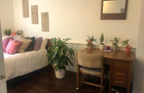 Kitsilano Maison | Room in a Quiet-comfy 3 bedroom-shared home on a tree lined street in Kits