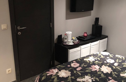 Beloeil Lit Et Petit-Déjeuner | Chambre dans une splendide propriété boisée agrémentée d’une piscine, spa, parc