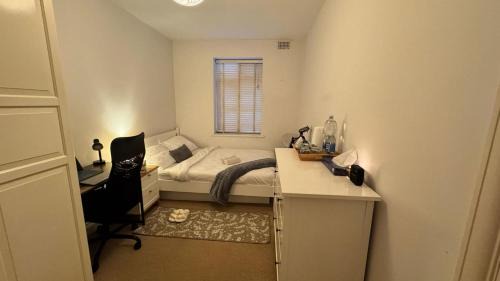 Frognal and Fitzjohns Maison | Room in Camden Shared Flat