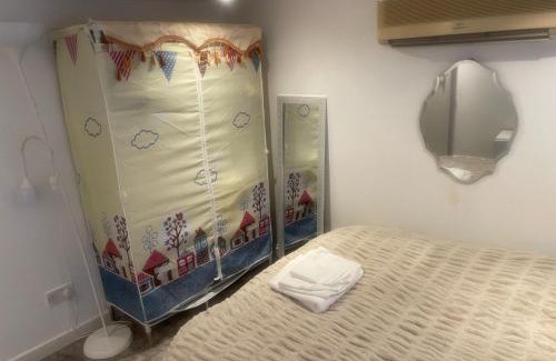 Waltham Cross Maison | Room in Cheshunt