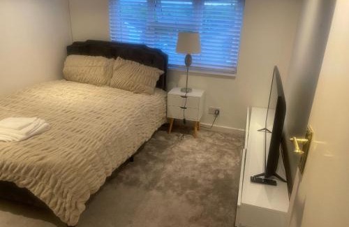 Waltham Cross Maison | Room in Cheshunt