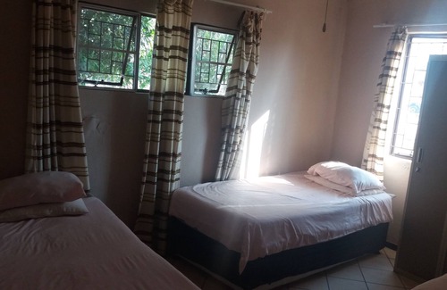 Lephalale Maison | Room in Guest Room - Comfy Room With Dstv and Aircon in Convenient Location