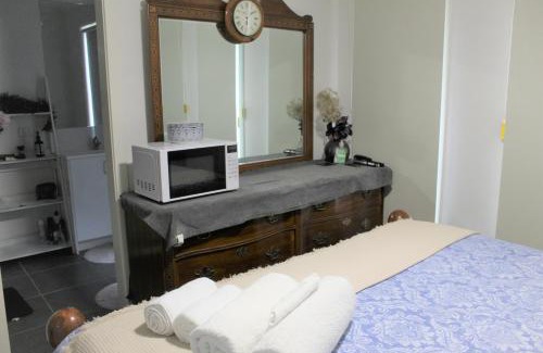 Officer Maison | Room in Officer