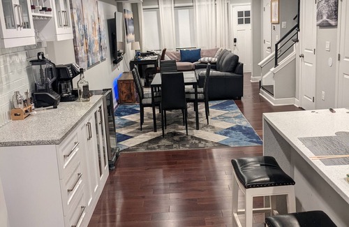 Northeast Maison | Room in townhouse available