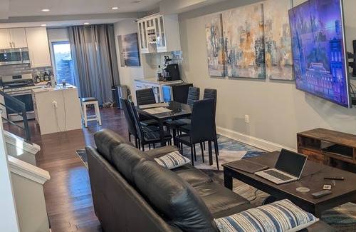 Northeast Maison | Room in townhouse available