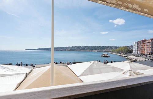 Chiaia Appartement | Chambre 'Junior Suite Vista Mare' avec balcon, Wi-Fi et climatisation