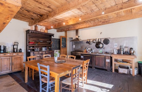 Valgorge Appartement | Chambre 'La Ferme De Chalas - Grangette' avec piscine partagée, terrasse partagée et Wi-Fi