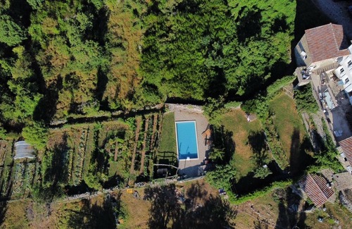 Valgorge Appartement | Chambre 'La Ferme De Chalas - Grangette' avec piscine partagée, terrasse partagée et Wi-Fi