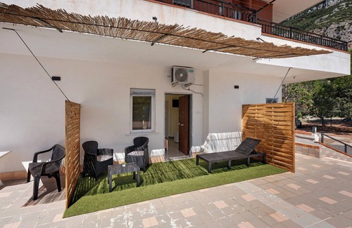 Capaccio-Paestum Appartement | Room 'La Fiesta' with Sea View, Wi-Fi and Air Conditioning
