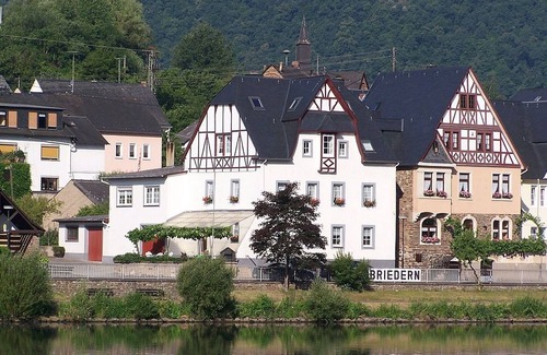 Briedern Appartement | Chambre 'Grande chambre double 4' avec vue sur le lac, terrasse commune et Wi-Fi
