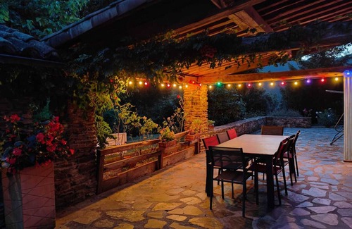 Saumane Appartement | Chambre 'Le Moint Aigoual' avec terrasse partagée, jardin partagé et Wi-Fi