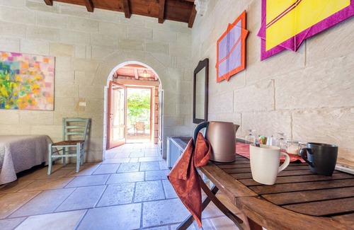 Vernole Appartement | Chambre 'Masseria Copertini - Cervo' avec terrasse privée, Wi-Fi et climatisation