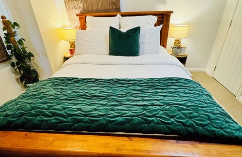 The Gardens Maison | Room near Auckland Airport