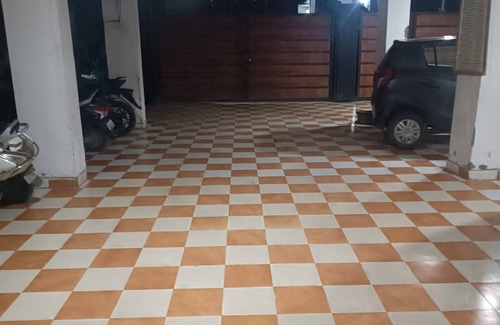 Indirapuram Appartement | Room near sec 62
