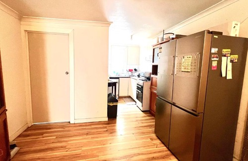 St. Albans Maison | Room near to Melbourne Airport & Train Station