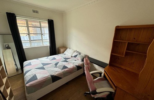 St. Albans Maison | Room near to Melbourne Airport & Train Station