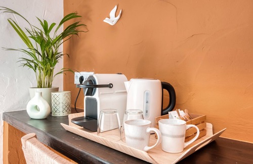 Adsubia Appartement | Room 'Ocre' with Mountain View, Wi-Fi and Air Conditioning