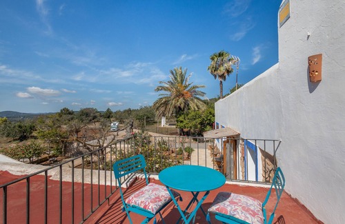 Sant Carles de Peralta Appartement | Chambre 'Olivo' avec vue sur les montagnes, Wi-Fi et climatisation
