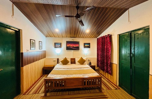 Chakrata Cabine | Room On The Roof By Himalayan Eco Lodges