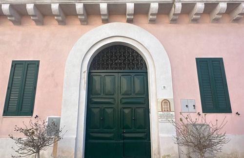 San Donato di Lecce Appartement | Chambre 'Palazzo Costantini - Anturium' avec Terrasse partagée, Wi-Fi et Climatisation