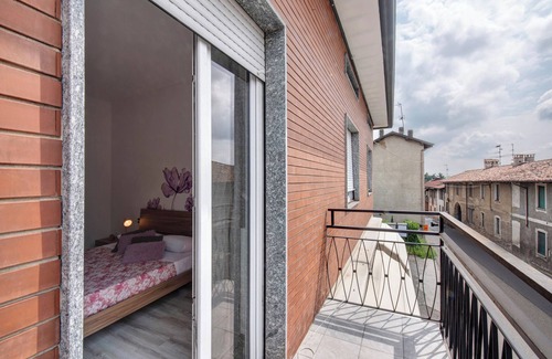 Alzate Brianza Appartement | Chambre "Rosa" avec terrasse partagée, balcon et Wi-Fi