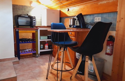 Rosenheim Appartement | Appartement confortable et calme de 40 m2 avec salle de bain privée. kitchenette