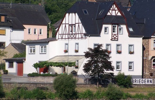 Briedern Appartement | Chambre 'Petite Chambre Double 3' avec vue sur le lac, terrasse commune et Wi-Fi