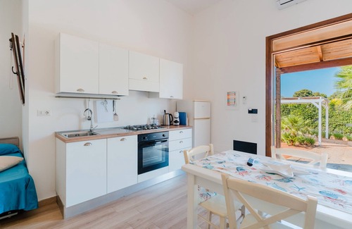 Posto Rosso Appartement | Room 'Stella Marina' with Shared Pool, Wi-Fi and Air Conditioning
