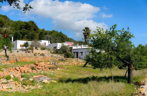 Sant Carles de Peralta Appartement | Chambre 'Tramontana' avec vue sur la montagne, Wi-Fi et climatisation